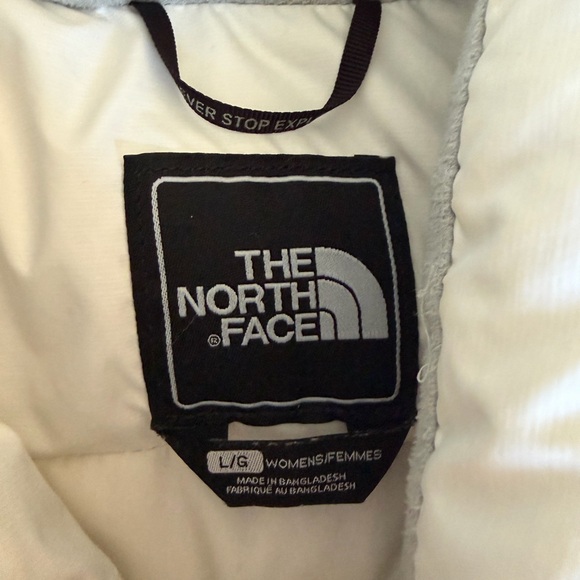 The North Face Women's white Puffer Vest - Picture 2 of 2